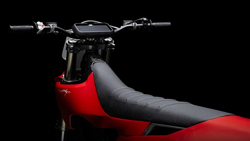 Product Image for Stark Ribbed Grip seat Jet Black